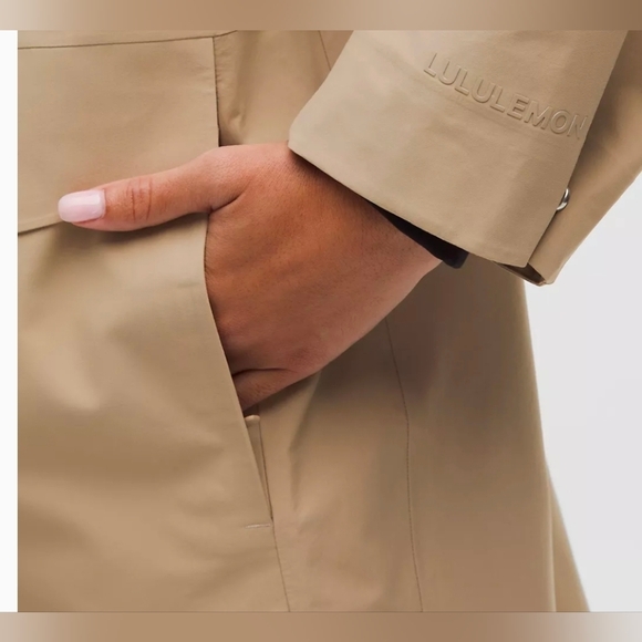 Lululemon Waterproof Fishtail Rain Coat Size Small NWT $298 Sheer Oak - Picture 5 of 16